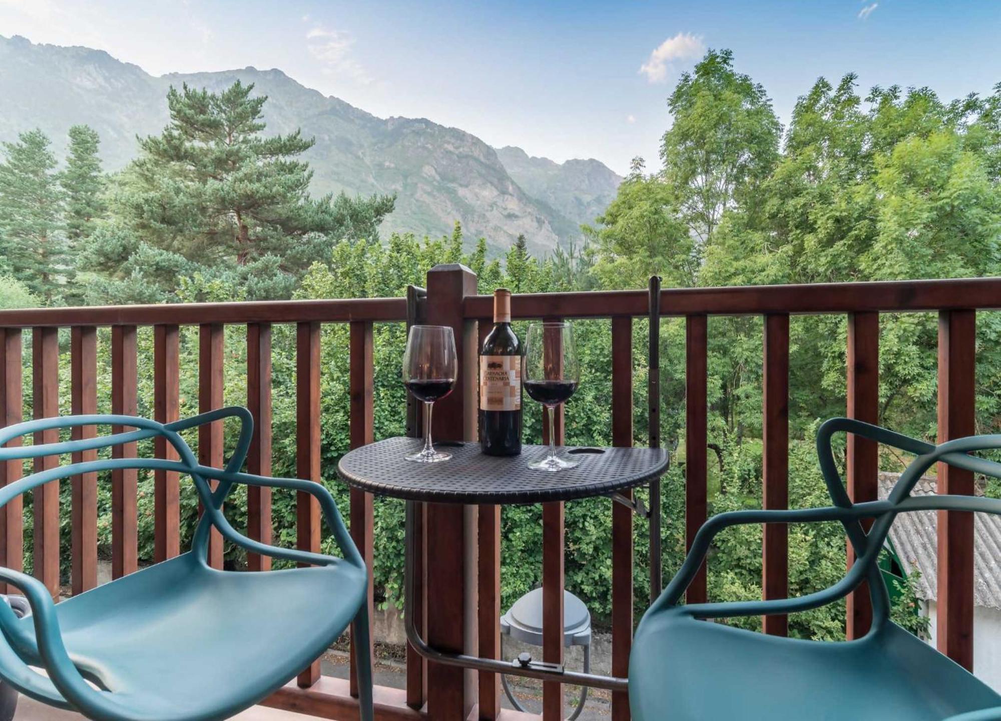Loira Casa Sanchines Duplex De Lujo En Benasque Apartment Exterior foto