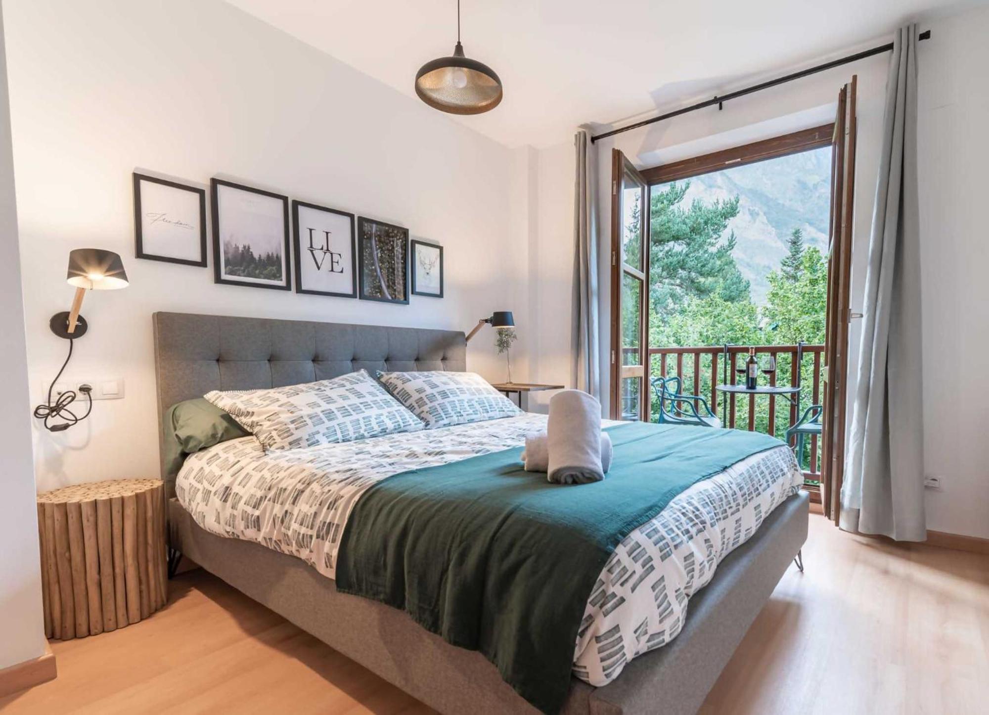 Loira Casa Sanchines Duplex De Lujo En Benasque Apartment Exterior foto